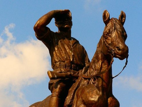 הנועזים. השומר - פסל אלכסנדר זייד. Yoavd ויקיפדיה