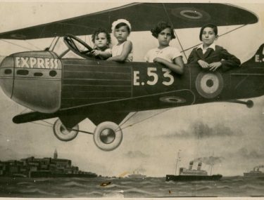 ילדים בתמונת סטודיו